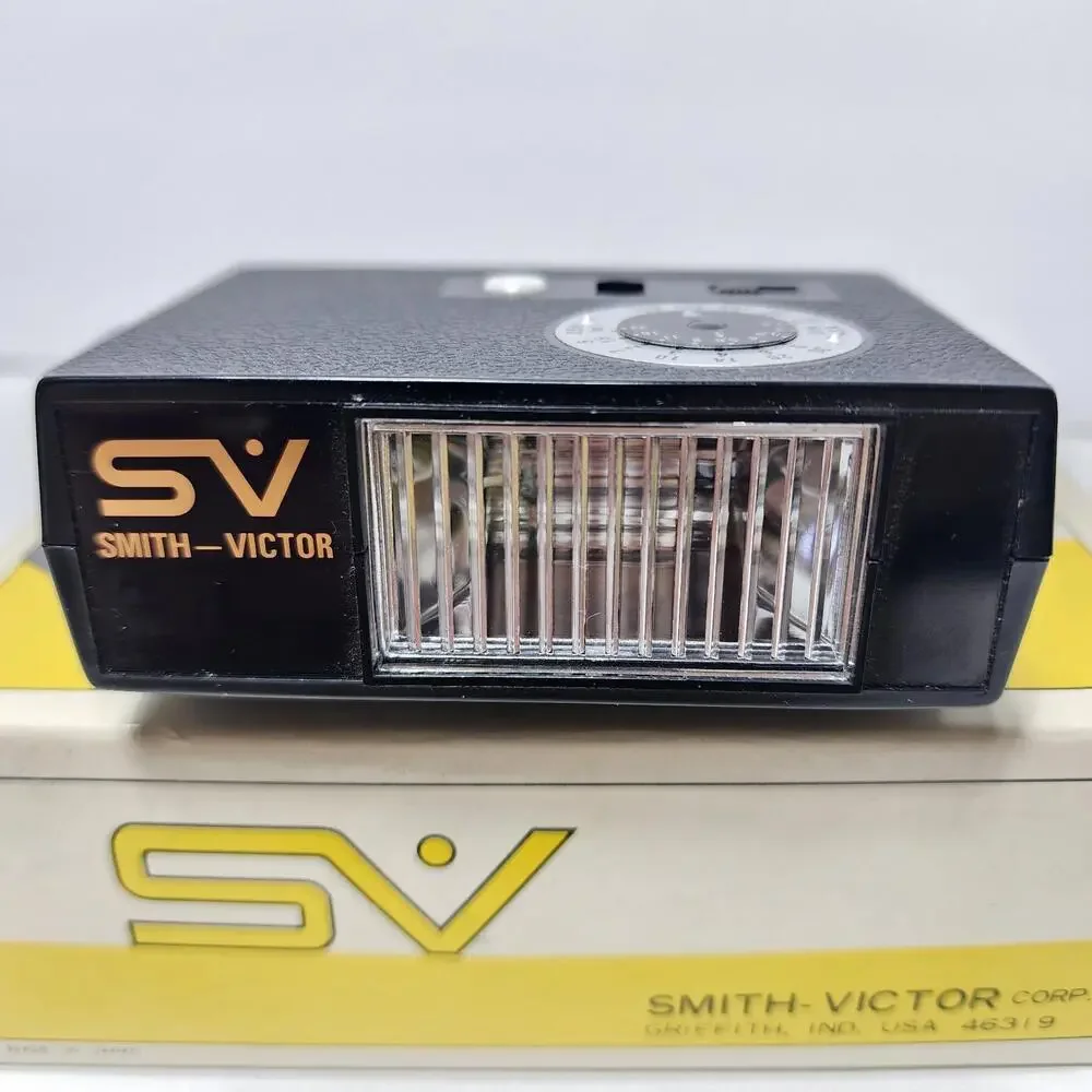 Smith-Victor Electronic Flash Unit Model EF 200 Tested